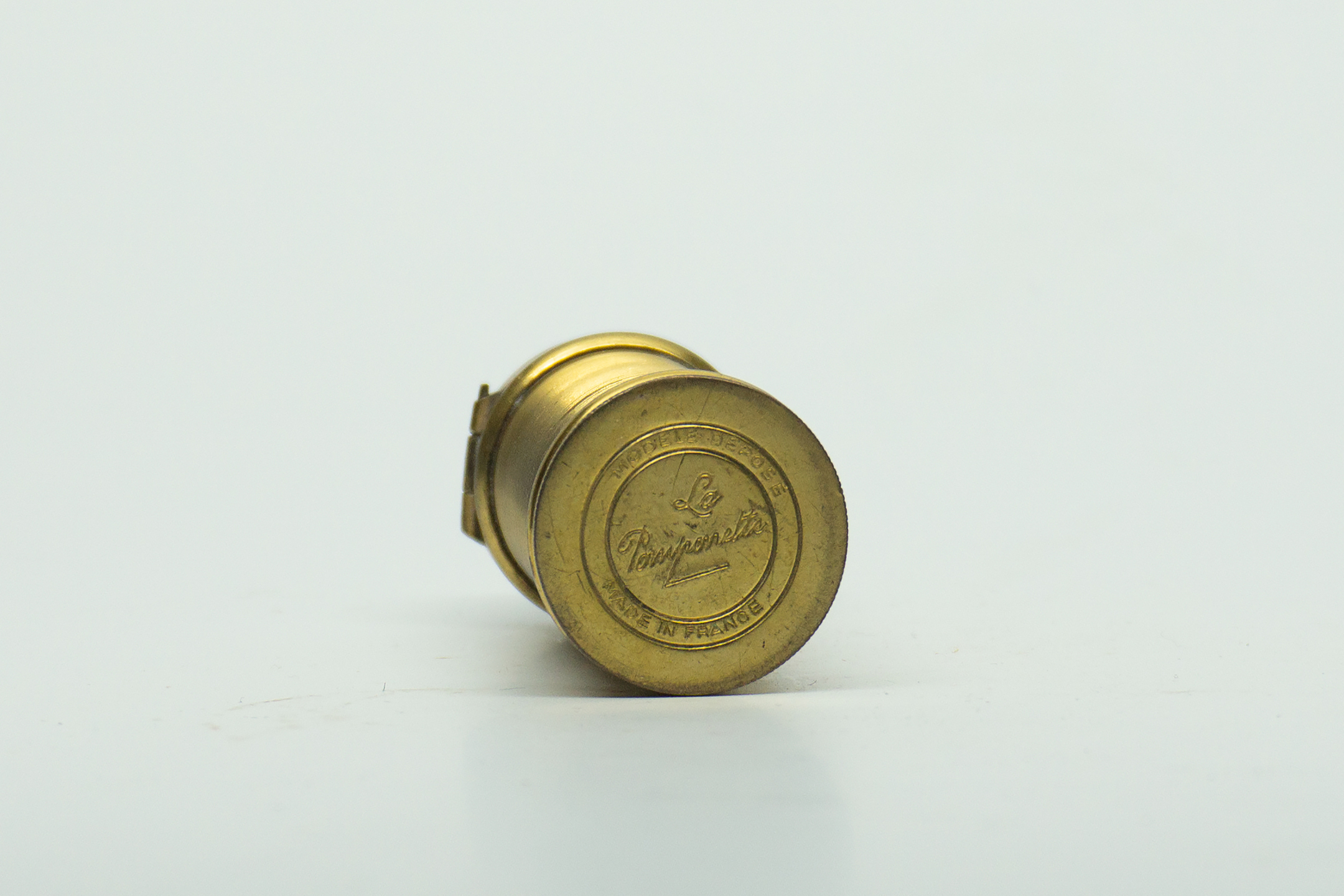 Le Pomponette Puff in Case with Mirror