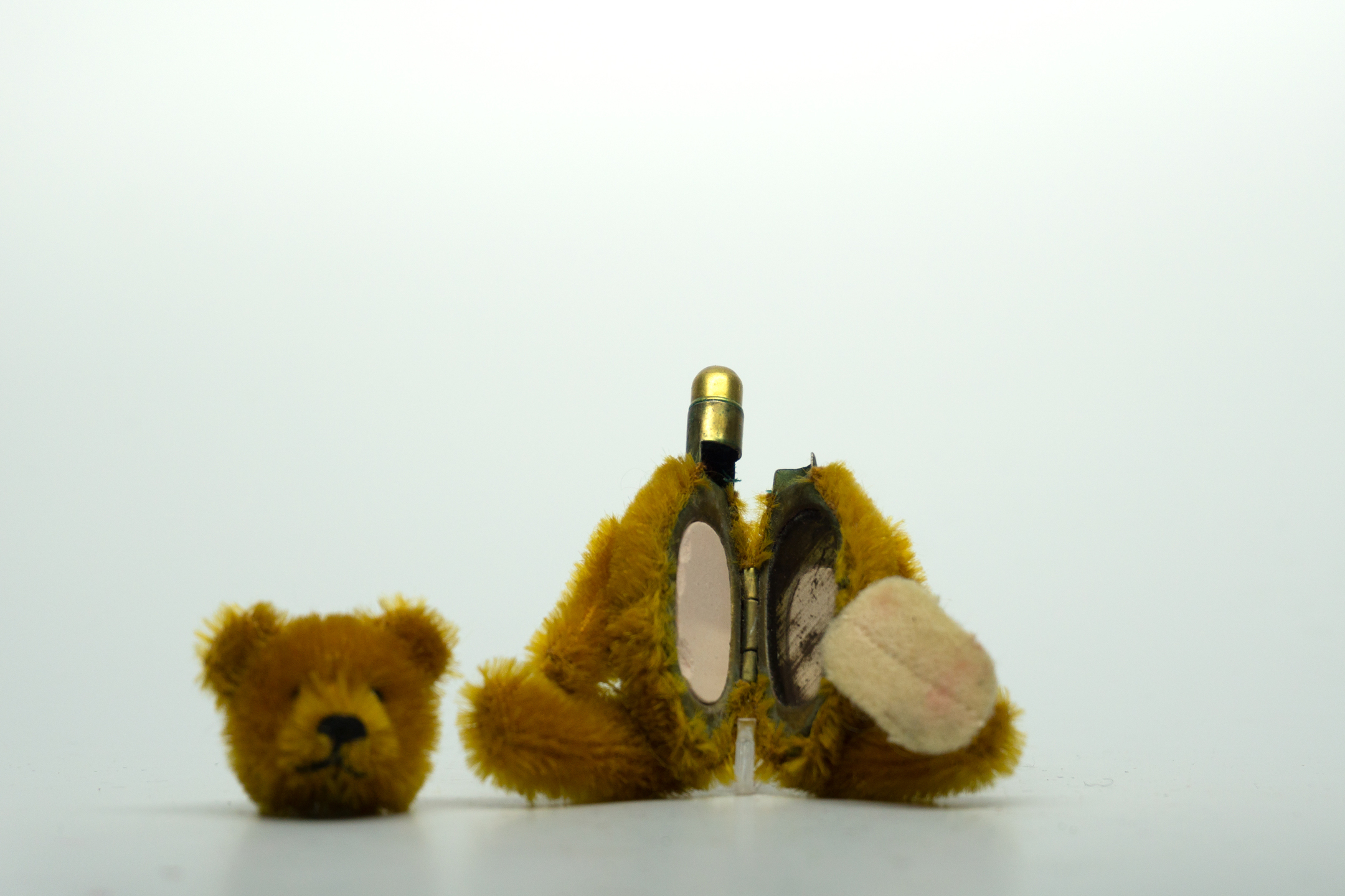 Schuco Mohair Bear Compact