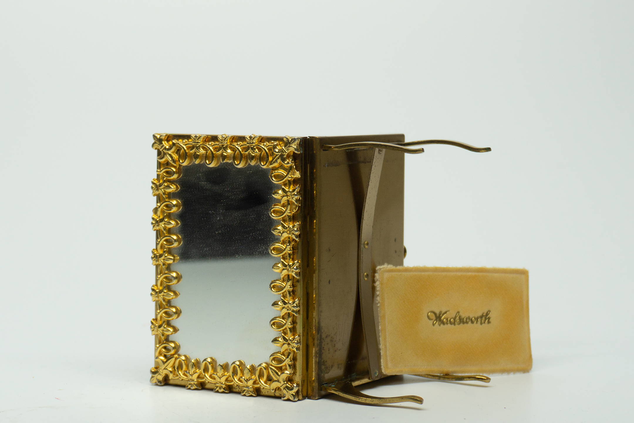 Wadsworth Table Compact