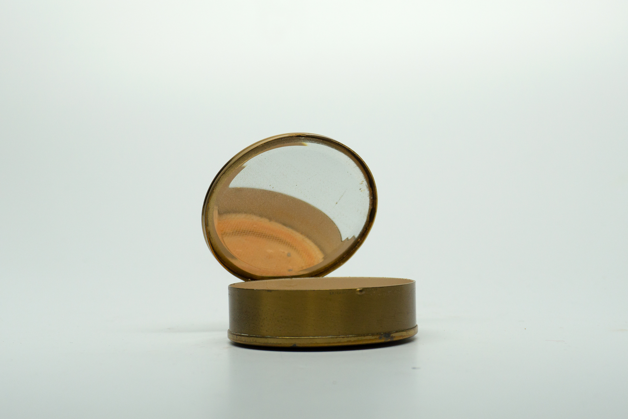 Elizabeth Arden Candy Cane Compact