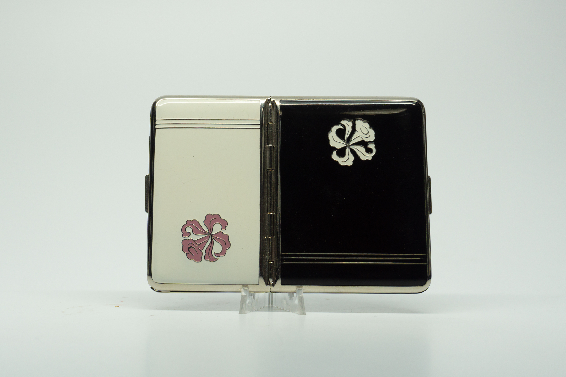 Richard Hudnut Double Compact with Bill Holder