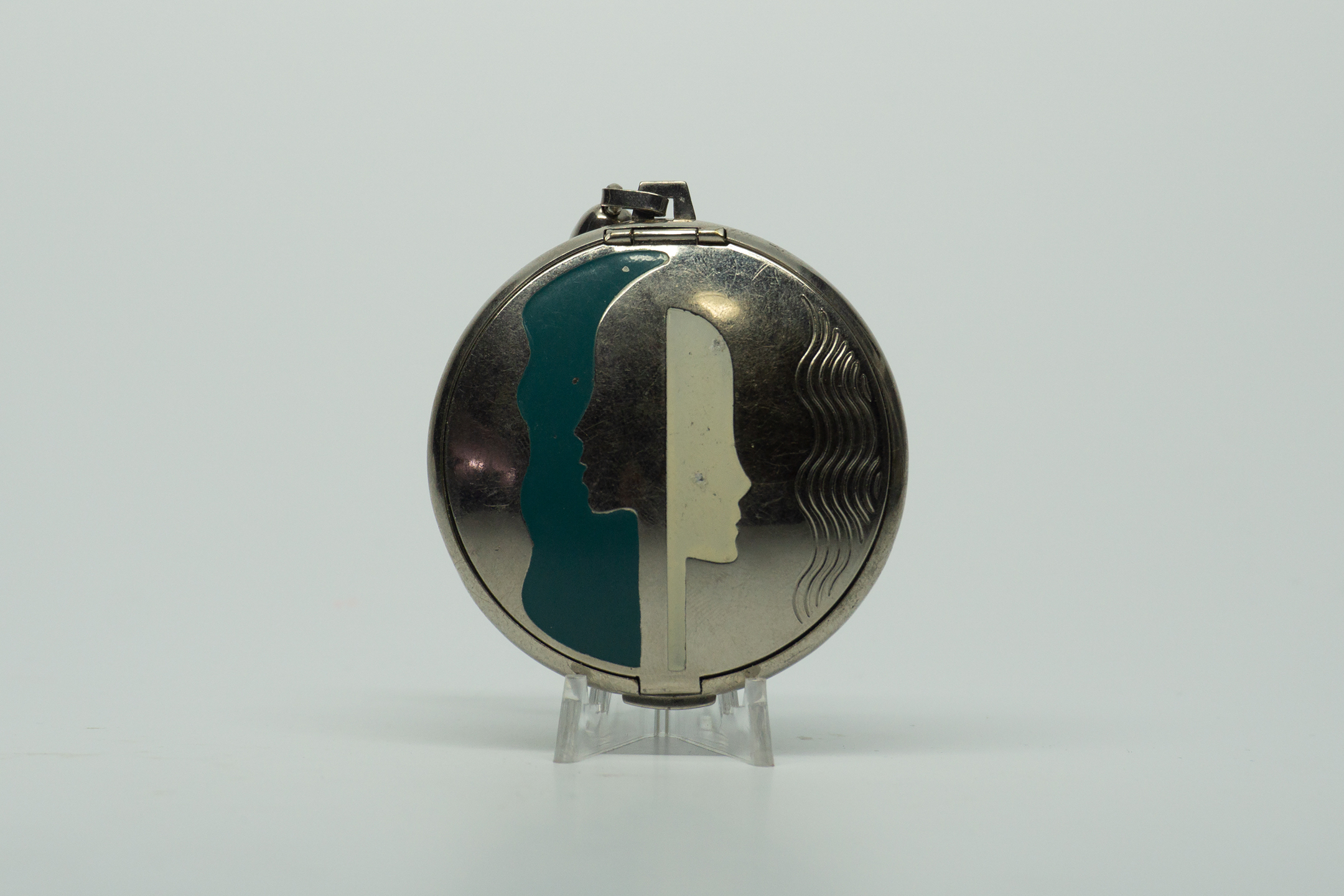 Richard Hudnut Deauville Compact