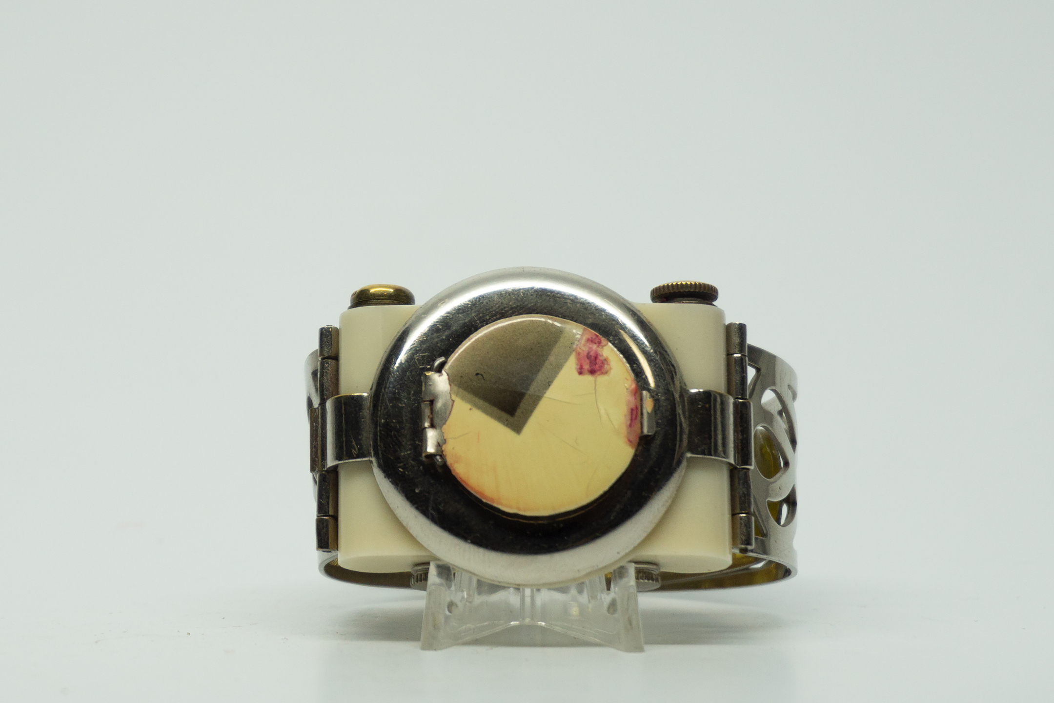 1920s Bakelite Bracelet Compact 