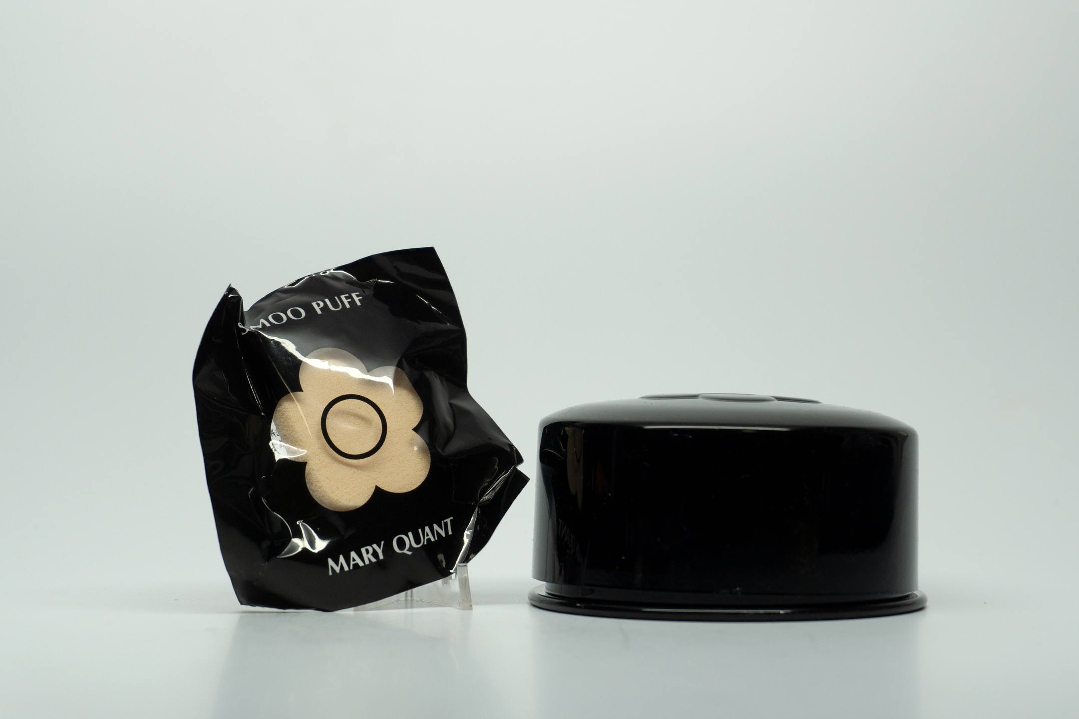 Mary Quant Smoo Puff