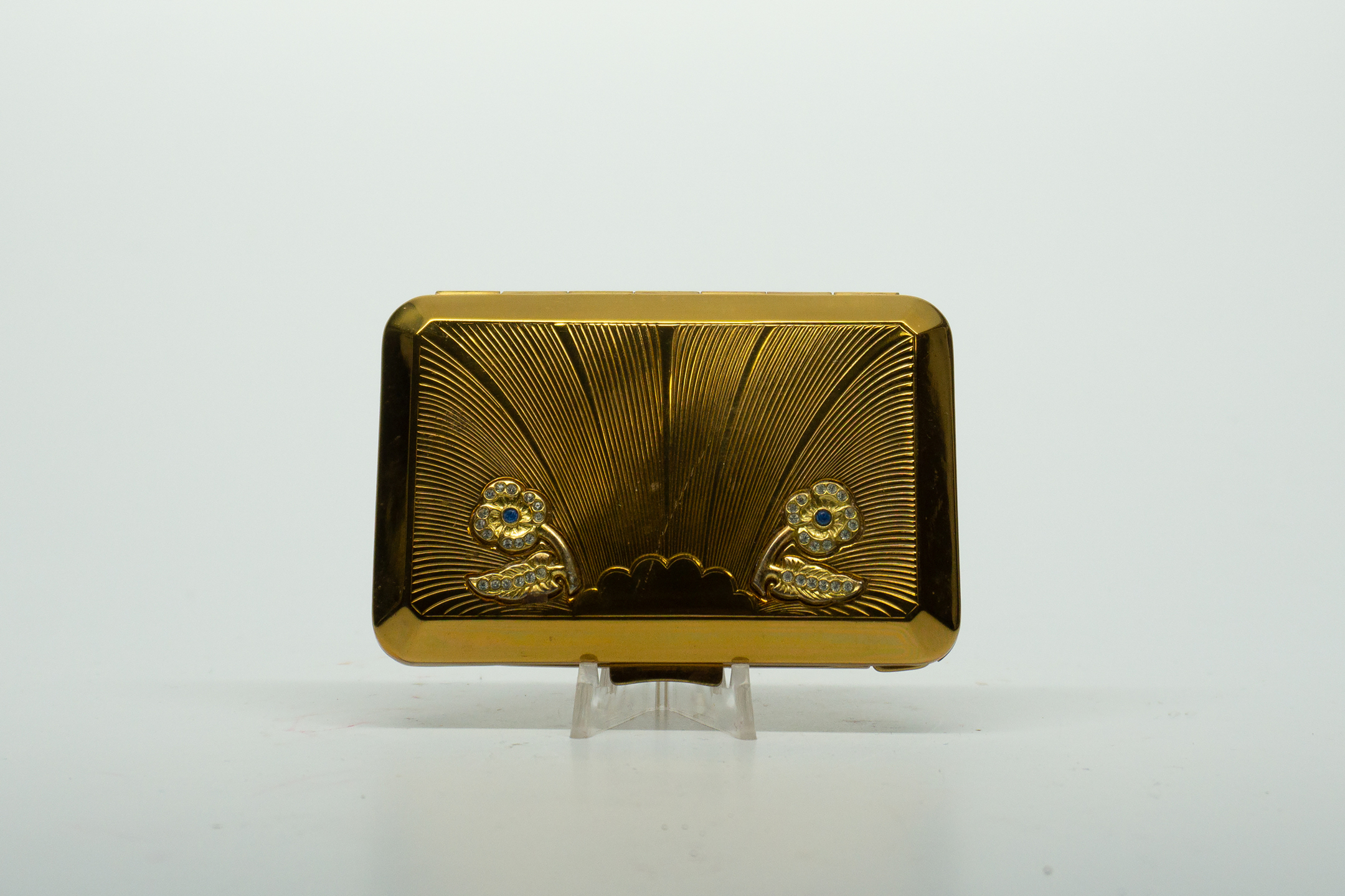 Richard Hudnut Triple Compact