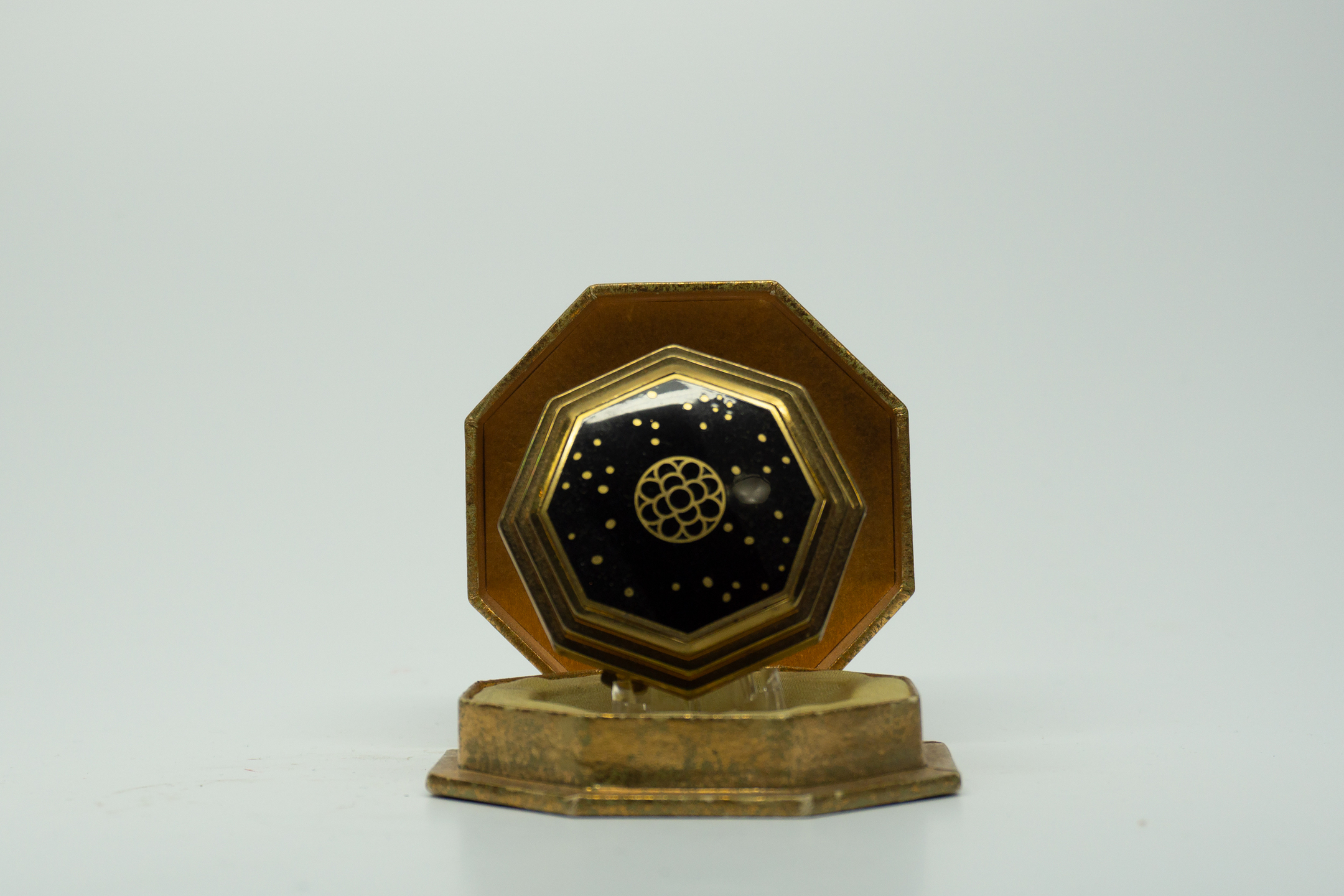 Le Debut Noir Richard Hudnut Compact