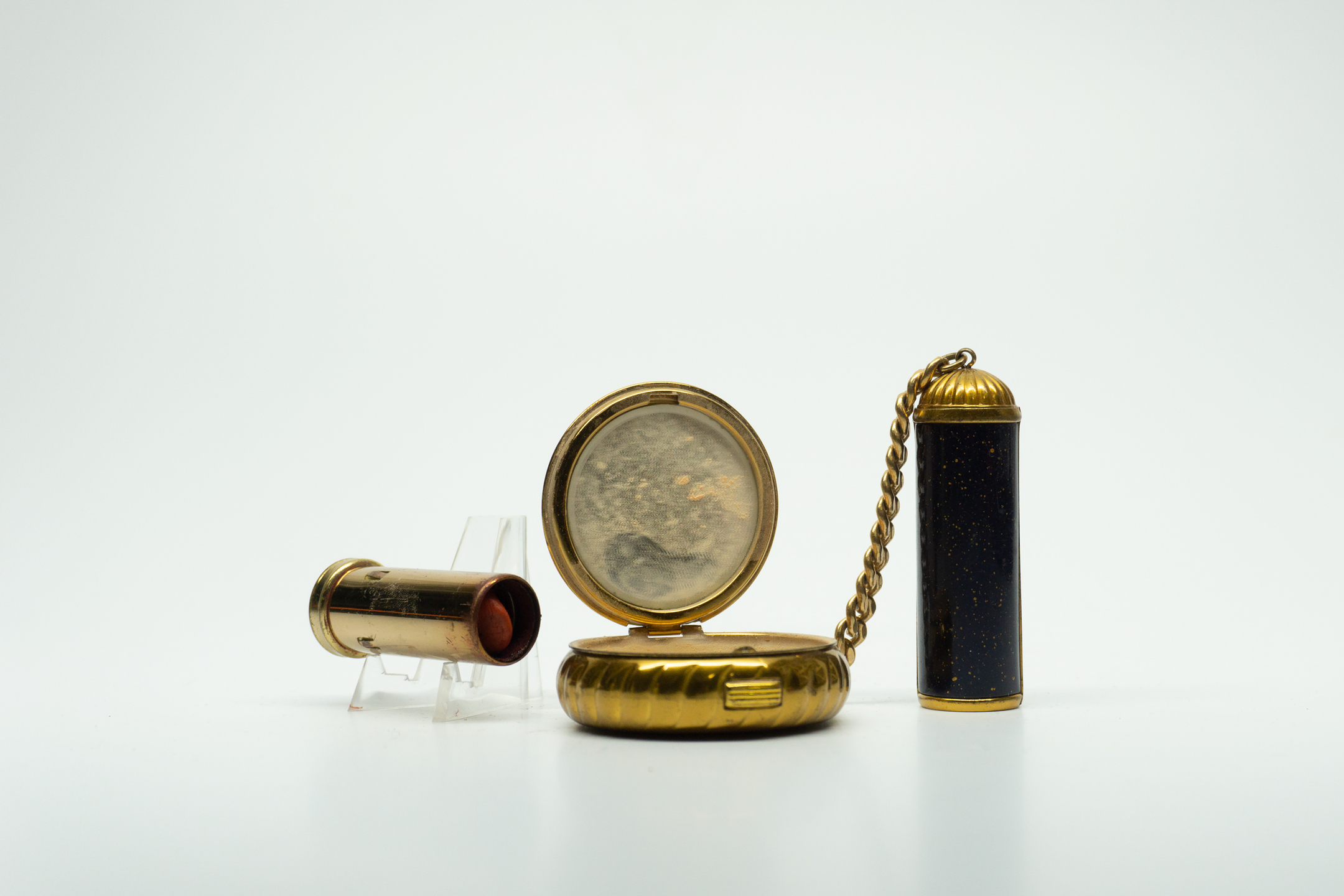 Kigu Flying Saucer Compact with Lipstick Chain