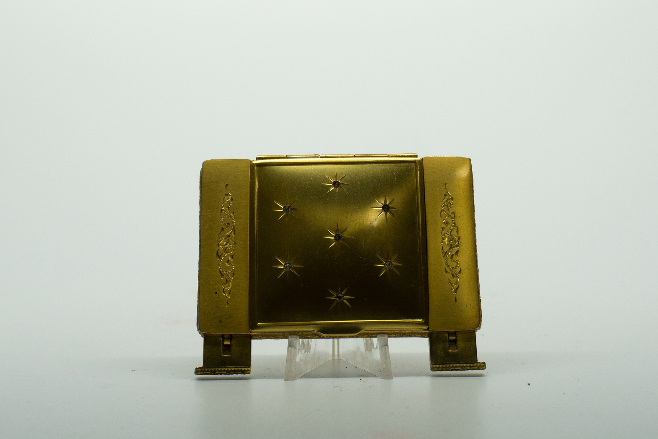 La Mode Triple Compact